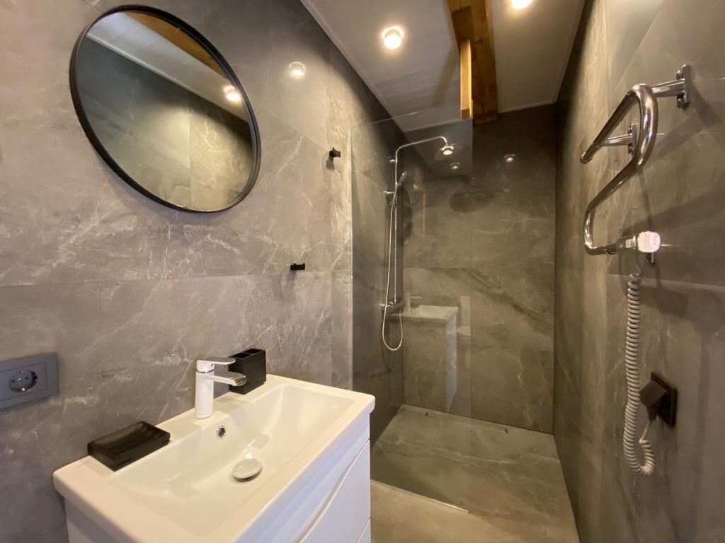 Toallas y papel de baño 