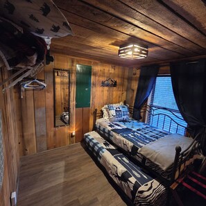 2 多间卧室、办公桌、熨斗/熨衣板、免费 WiFi