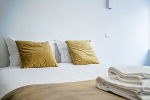 2 bedrooms, iron/ironing board, travel crib, free WiFi