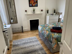 3 bedrooms, desk, iron/ironing board, WiFi - EXIPTIONAL 3 BEDROOMS BALCONY MANSION BLOCK, MAIDA VALE, PADDINGTON W9 NW8 LORDS (London)