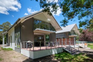 Exterior - Serenity HG4: Brand new 4Br 3.5Ba house with Absolute Nat Park frontage (Halls Gap)