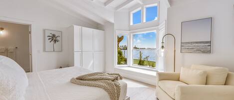 4 bedrooms, iron/ironing board, travel cot, free WiFi