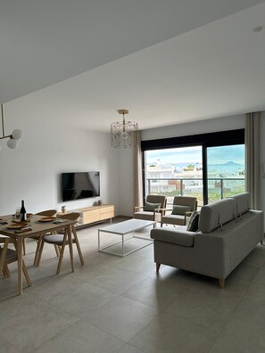 Smart TV, books - Modern Beach Retreat for the whole family (Santa Pola)