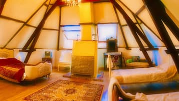 11 bedrooms, travel crib, WiFi, bed sheets
