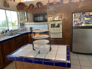 Fridge, microwave, oven, stovetop - 3 bed 2 bath with ocean view ! Safe Relaxing! Much more!  (Coronel Esteban Cantú)