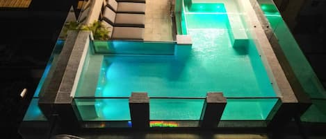 Indendørs pool, udendørs pool