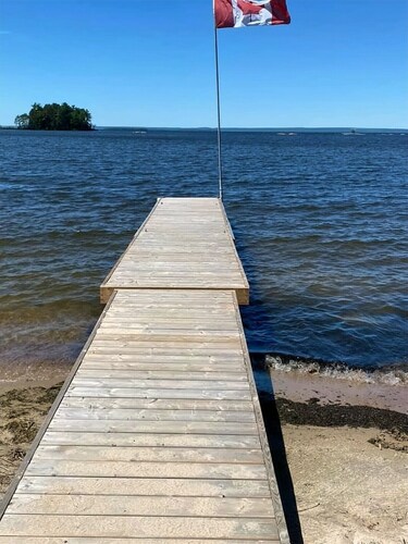 Waterfront Executive Cottage on Nipissing