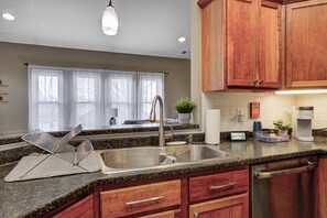 Interior - Downtown retreat 5mins to Bottleworks and Mass Ave w/ Garage (Indianapolis)