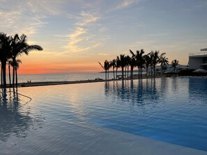 Outdoor pool, an infinity pool