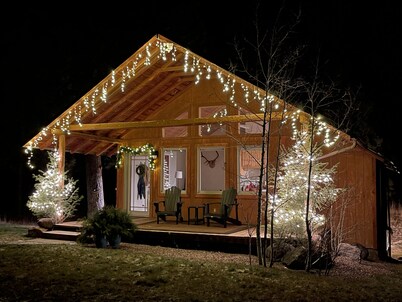 Clearwater Ranch Cabin. Peaceful & Private Mountain Cabin convenient off Hwy 200