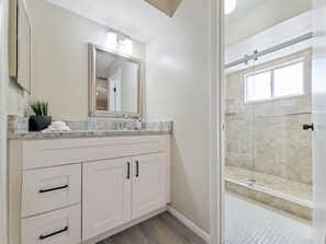 Shower - Delightful Family Home in New Tampa (Zephyrhills)