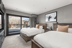 3 bedrooms, in-room safe, iron/ironing board, free WiFi