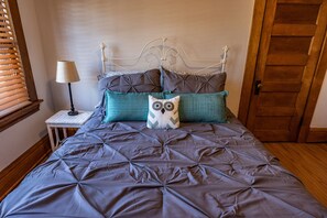 4 bedrooms, iron/ironing board, free WiFi, bed sheets