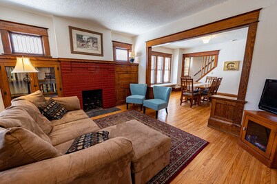 Beautiful 4BR 2 bath Craftsman home, completely renovated, roomy, handy location