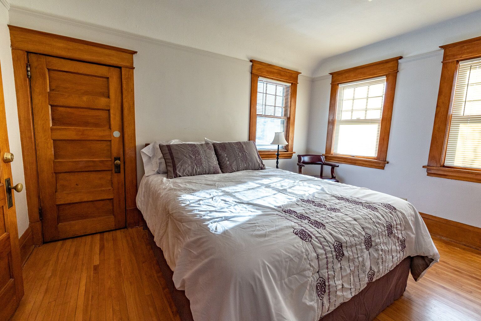 4 chambres, fer et planche à repasser, Wi-Fi gratuit, draps fournis