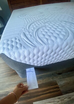 2 bedrooms, in-room safe, iron/ironing board, free WiFi