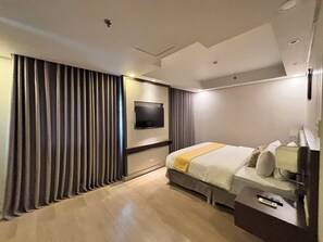 Premier Room - The Residences at BCCT (Taguig)