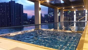 10 indoor pools