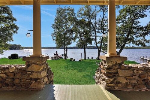 Lake Front Home close to Great Hiking Trails & just 60 minutes from NYC