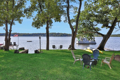 Lake Front Home close to Great Hiking Trails & just 60 minutes from NYC