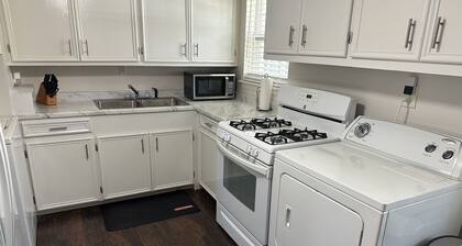 Lovely home, sleep six, quiet area, lots of family games, large yard