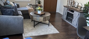 Lovely home, sleep six, quiet area, lots of family games, large yard