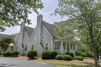 Spinnaker Resorts and
Cottages at King's Creek Resorts