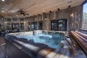 Indoor spa tub - EV Charger, Peloton Bike, Swing Set, Games, Pets, A Hideaway (Broken Bow)