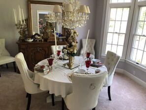 Dining - Executive Mountain Estate in Exclusive Brookwood Beautifully Furnished/Decorated (Franklin)