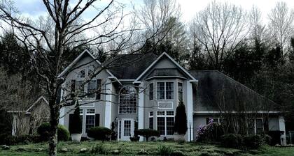 Executive Mountain Estate in Exclusive Brookwood Beautifully Furnished/Decorated