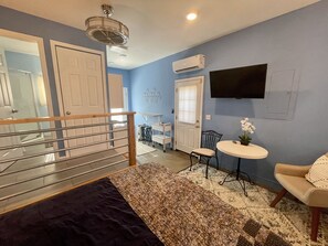 1 bedroom, bed sheets