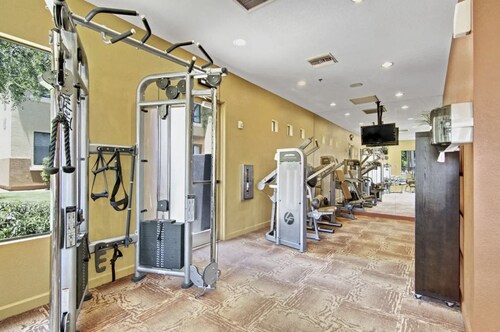 5 Minutes - Super Bowl Apartment