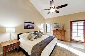 5 bedrooms, WiFi, bed sheets