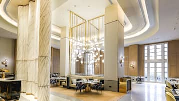 4 restaurants, dinner served, German cuisine