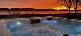 Scenic, waterfront home on Lake Pepin with HOT TUB