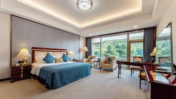Superior Double Room | In-room safe, desk, laptop workspace, blackout drapes