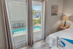 2 bedrooms, iron/ironing board, free WiFi, bed sheets - Beachy Charm 2BR | Walk to Beach + Parking (Miramar Beach)