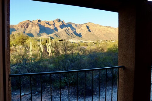 Newly renovated condo with mountain views!