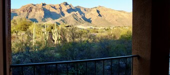 Newly renovated condo with mountain views!