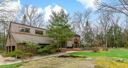 beautiful contemporary house , only one hour from Manhattan