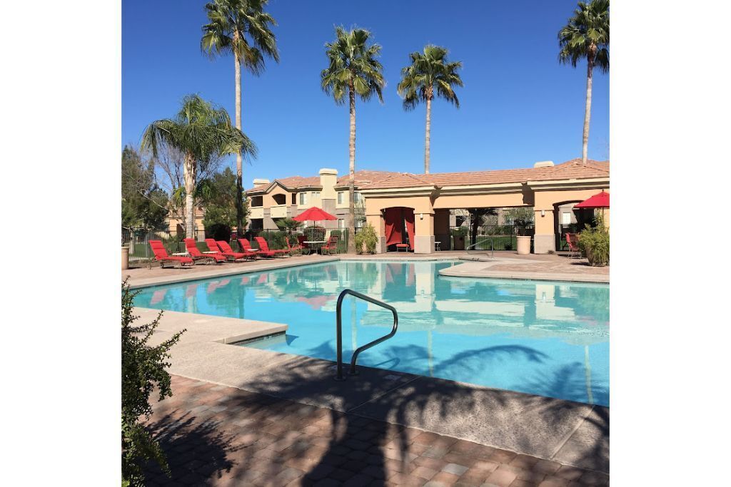  Resort heated pool, Spa Gym, 2 Masters with King beds, master washrooms 
