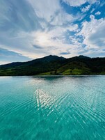 3 piscinas al aire libre