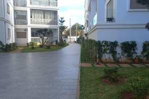 Property grounds - Beautiful Apartment in Costa beach Bouznika (Bouznika)