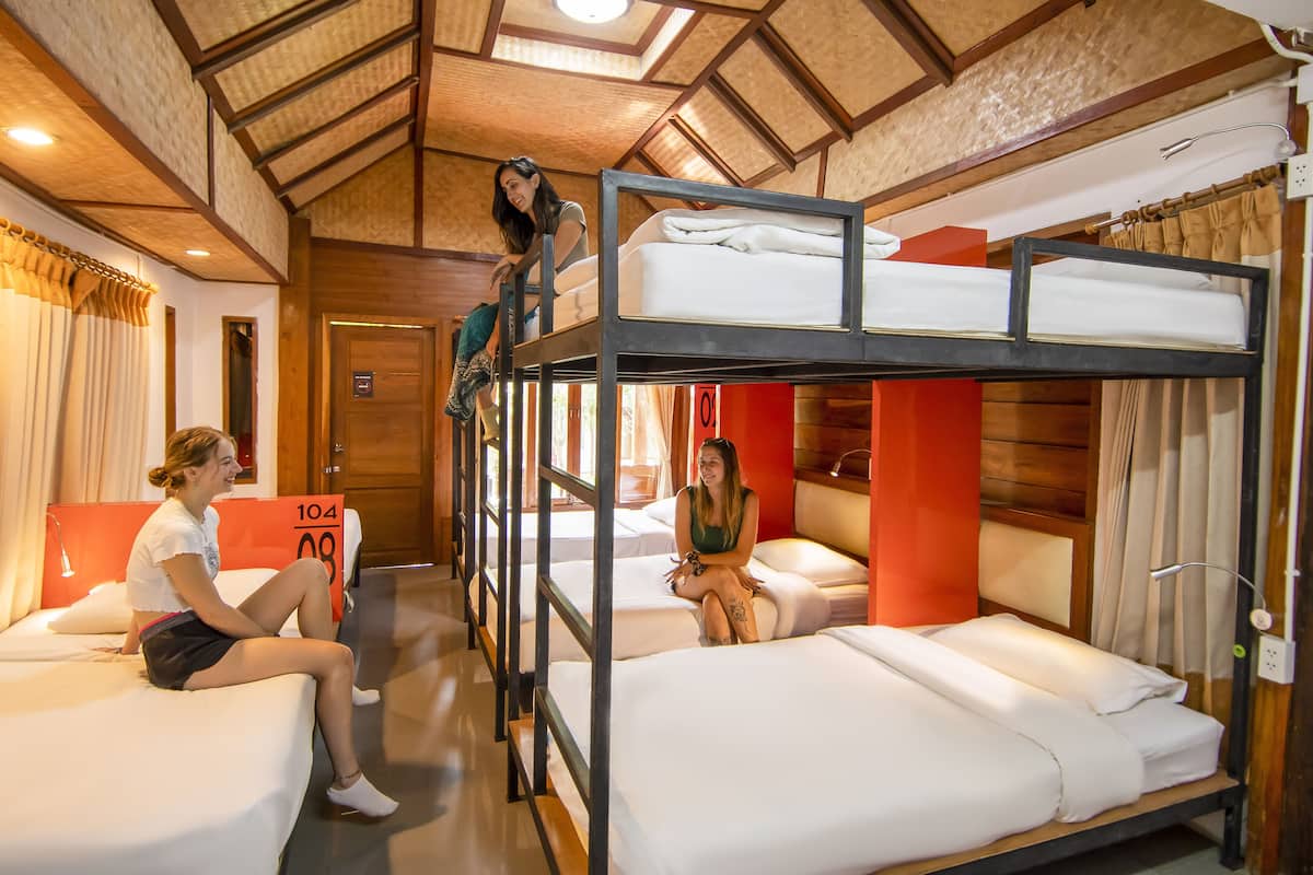 1 Bed in 8 Bed Dorm Women Only | Gratis wifi, beddengoed
