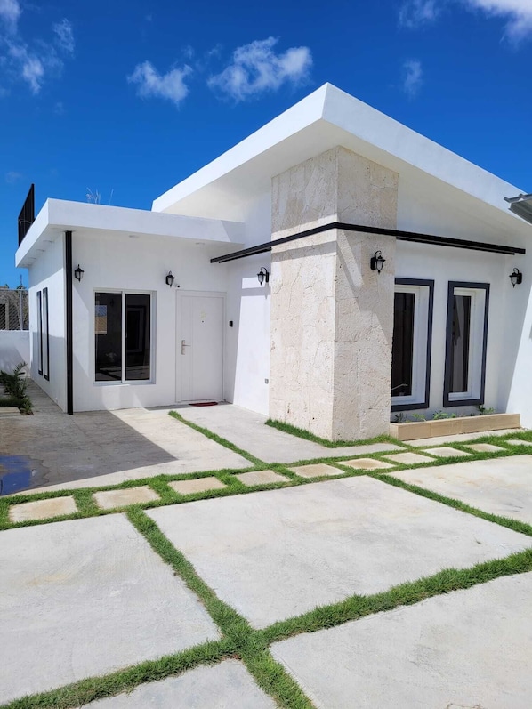 Exterior - Villa of Dreams w/rooftop Jacuzzi (Punta Cana)