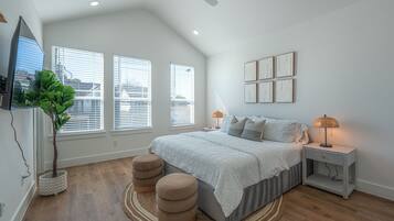 2 bedrooms, iron/ironing board, travel cot, Internet