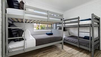 2 soverom, strykejern/-brett, reiseseng for barn og wi-fi (inkludert)