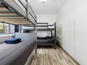 2 Schlafzimmer, Bügeleisen/Bügelbrett, Reisekinderbett, kostenloses WLAN