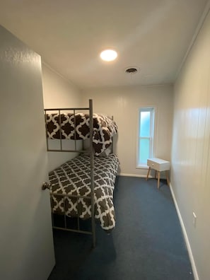 5 bedrooms, travel cot, free WiFi, bed sheets