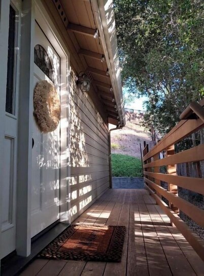 Spacious Wine Country Retreat Prime Location